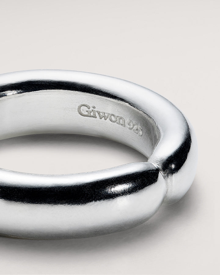 THE MOON RING