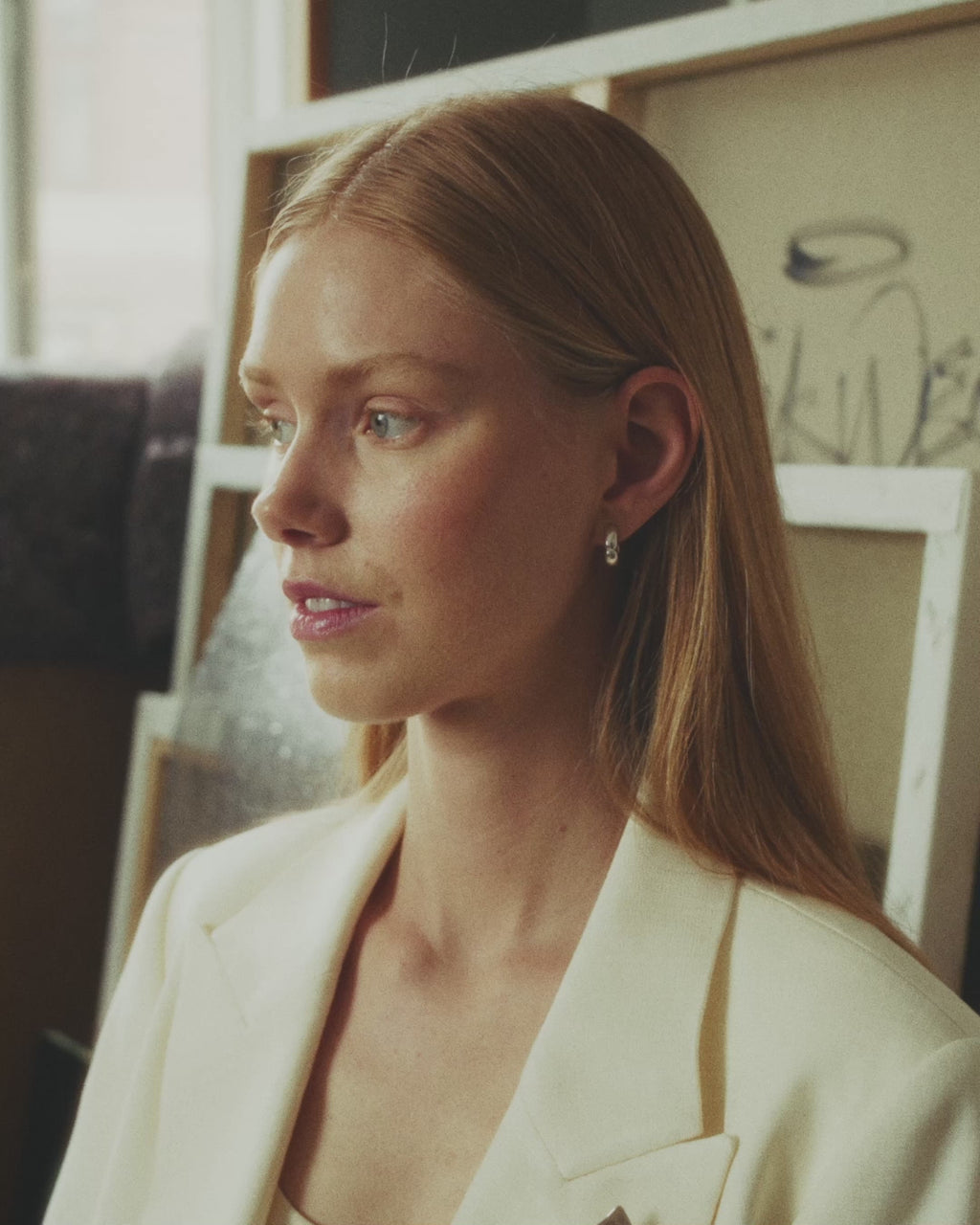 THE MOON EARRING